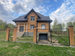 Дом, площадью 300 кв.м