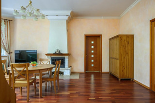 Дом, площадью 240 кв.м