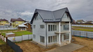 Дом, площадью 222 кв.м