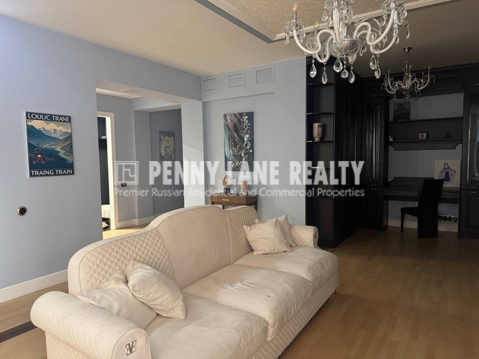 Продается 3-комнатная квартира, площадью 135.00 кв.м. Москва, Страстной бульвар