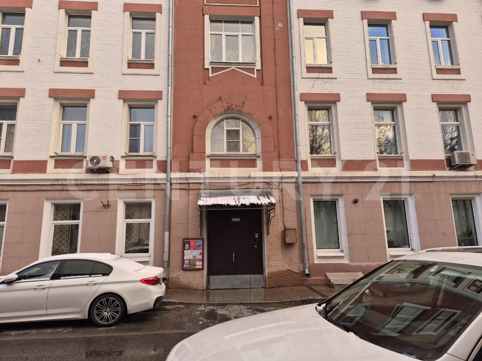 Продается 5-комнатная квартира, площадью 121.50 кв.м. Москва, улица Молчановка Большая