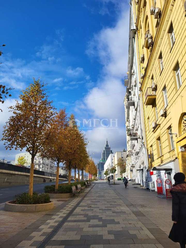 Продается 2-комнатная квартира, площадью 52.00 кв.м. Москва, улица Садовая-Самотечная, дом 11