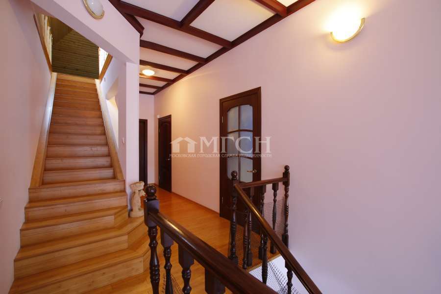 Продается дом, площадью 440.00 кв.м. Московская область, Одинцовский район, село Успенское, улица Центральная