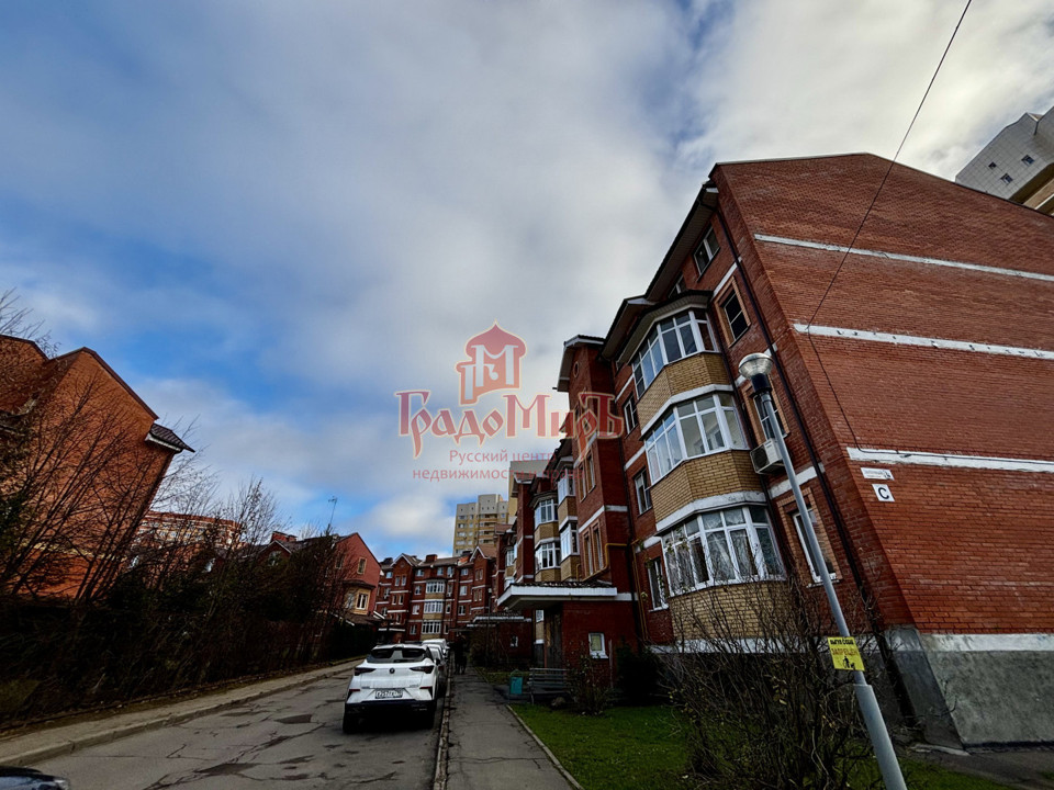 Продается 1-комнатная квартира, площадью 38.40 кв.м. Московская область, Наро-Фоминский городской округ, город Апрелевка, переулок Цветочный переулок Улица, дом 15