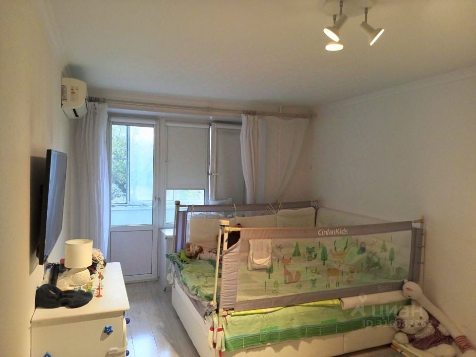 Продается 2-комнатная квартира, площадью 43.00 кв.м. Москва, Аминьевское шоссе, дом 12