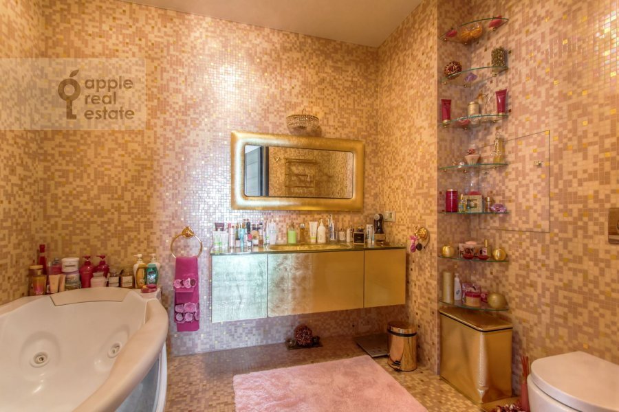 Продается 2-комнатная квартира, площадью 118.00 кв.м. Москва, улица Нежинская, дом 1к2