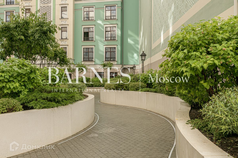 Продается 2-комнатная квартира, площадью 69.70 кв.м. Москва, улица Поварская