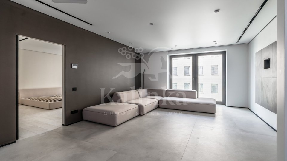 Продается 2-комнатная квартира, площадью 74.00 кв.м. Москва, улица Большая Садовая