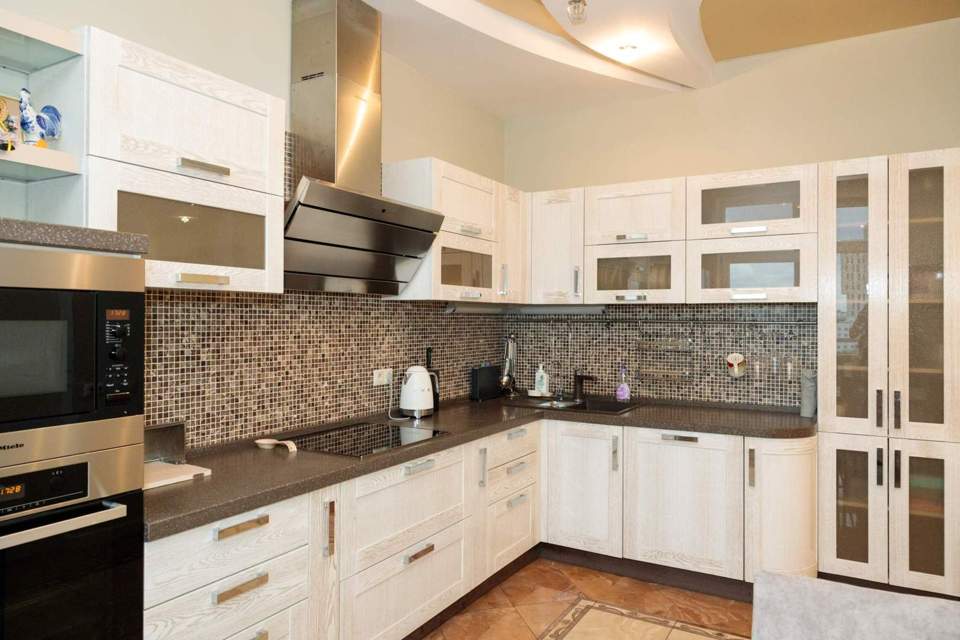 Продается 4-комнатная квартира, площадью 141.00 кв.м. Москва, улица Ярцевская, дом 27к9