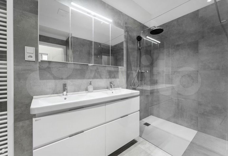 Продается 4-комнатная квартира, площадью 142.00 кв.м. Москва, улица Трубецкая, дом 12