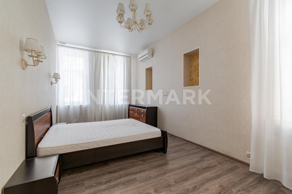Продается 4-комнатная квартира, площадью 105.00 кв.м. Москва, улица Машкова, дом 16