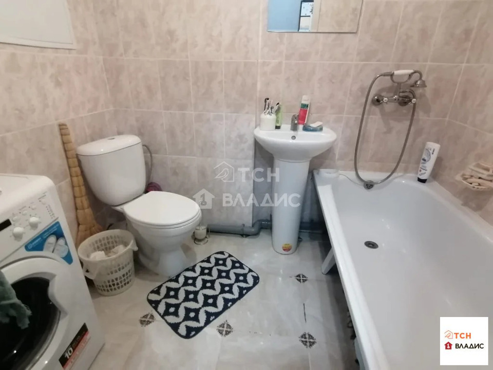 Продается 1-комнатная квартира, площадью 34.20 кв.м. Московская область, Лосино-Петровский городской округ, поселок Свердловский, улица Строителей