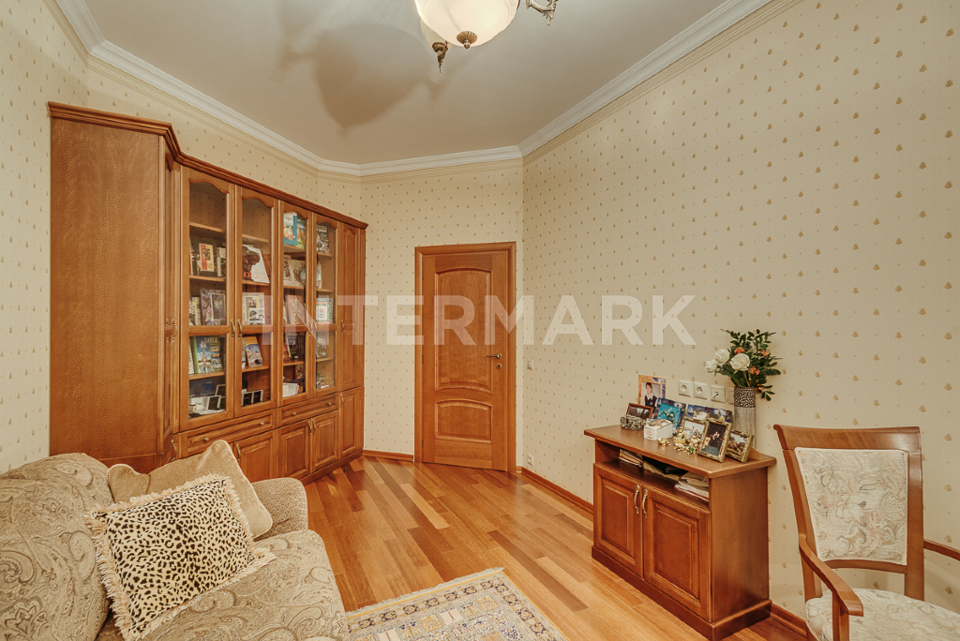 Продается 4-комнатная квартира, площадью 150.00 кв.м. Москва, переулок Казарменный, дом 3с6