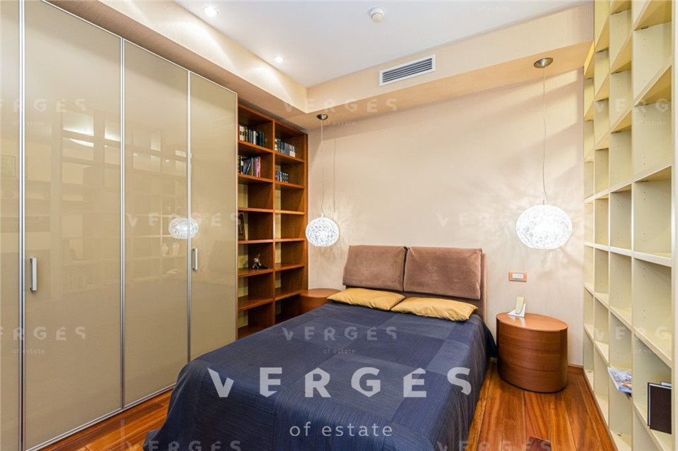 Продается 4-комнатная квартира, площадью 190.00 кв.м. Москва, улица Улофа Пальме, дом 7