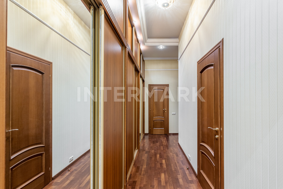 Продается 3-комнатная квартира, площадью 100.50 кв.м. Москва, переулок Милютинский, дом 3