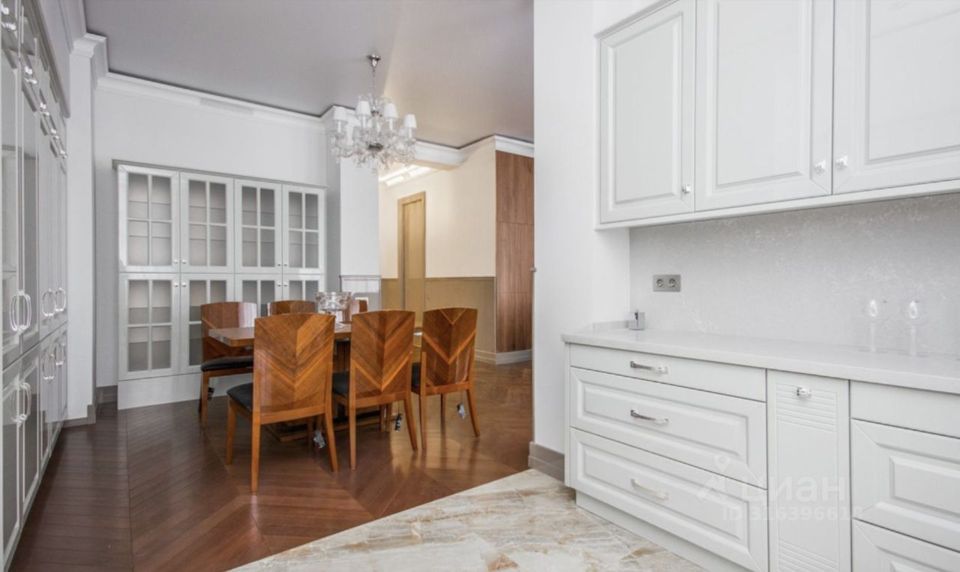 Продается 2-комнатная квартира, площадью 164.60 кв.м. Москва, переулок Зачатьевский 1-й, дом 8с1