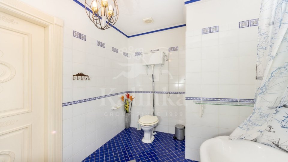 Продается 3-комнатная квартира, площадью 173.10 кв.м. Москва, переулок 1-й Смоленский, дом 17