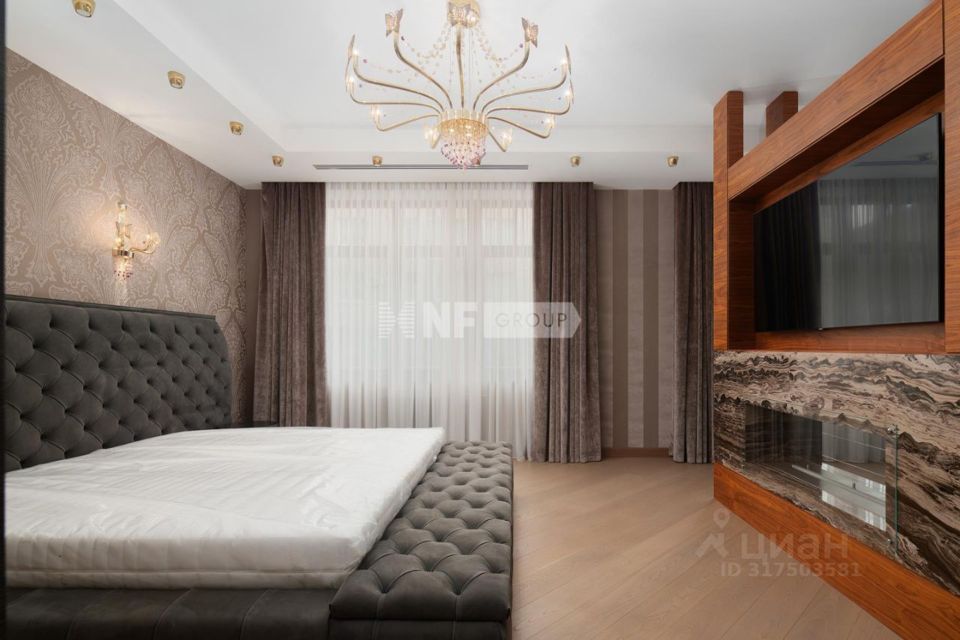 Продается 4-комнатная квартира, площадью 298.90 кв.м. Москва, улица Трубецкая, дом 8