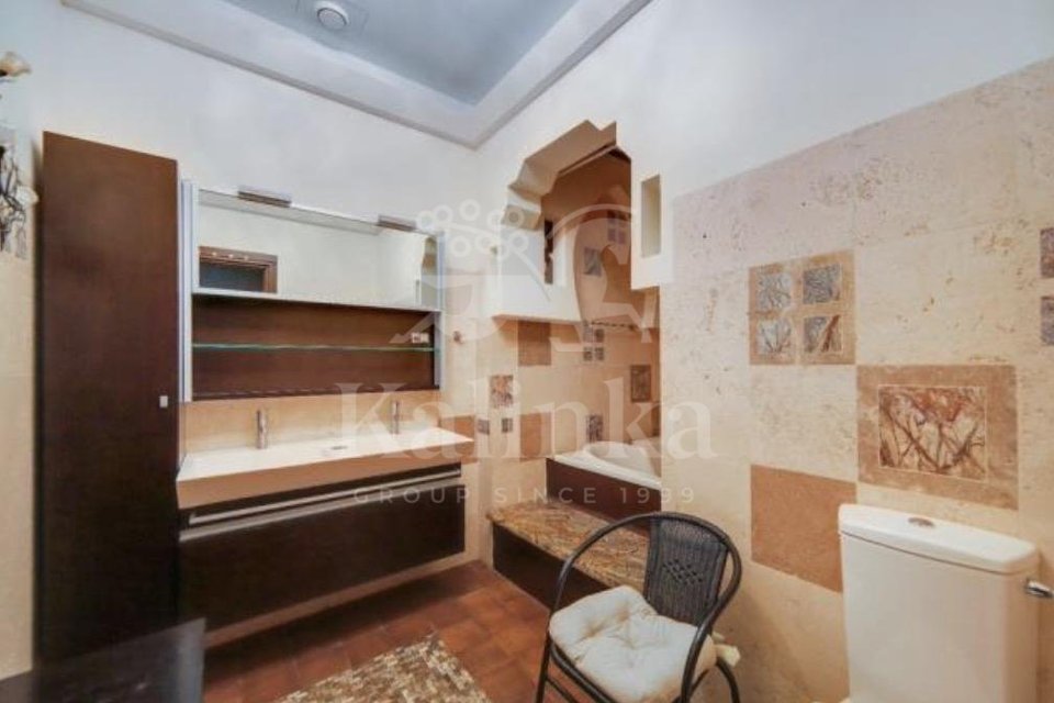 Продается 3-комнатная квартира, площадью 149.00 кв.м. Москва, переулок Зачатьевский 1-й