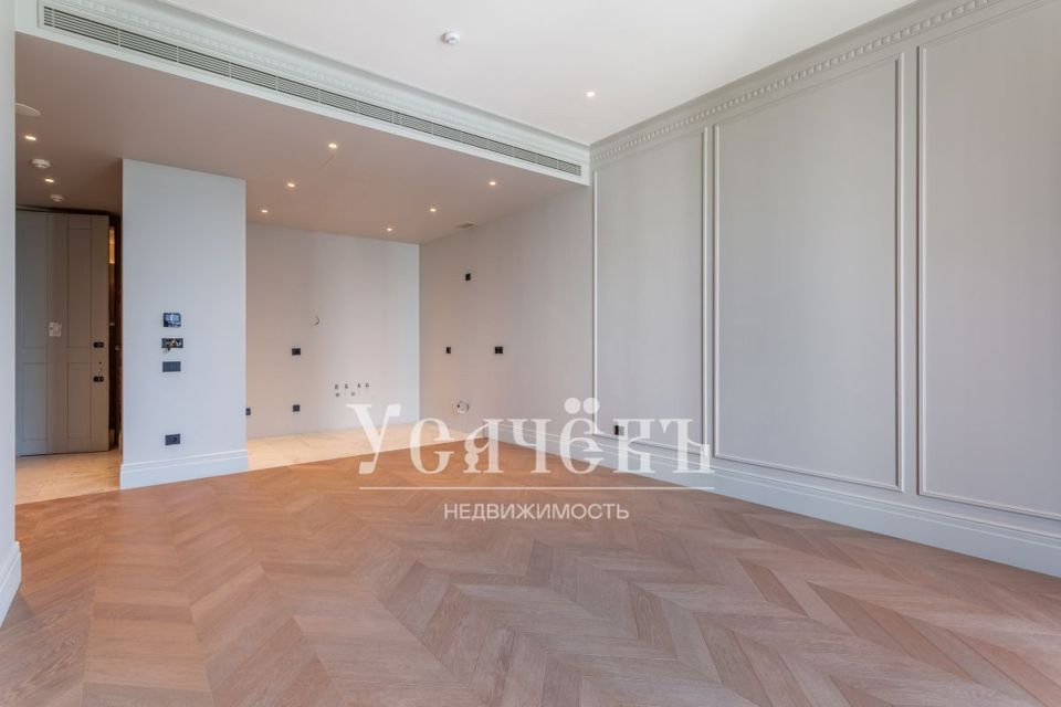 Продается 2-комнатная квартира, площадью 65.00 кв.м. Москва, улица Братьев Фонченко