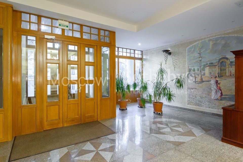 Продается 6-комнатная квартира, площадью 363.00 кв.м. Москва, переулок Неопалимовский 1-й, дом 8