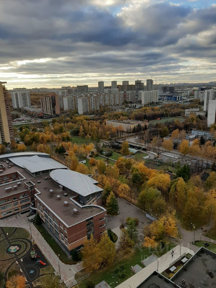 Продается 2-комнатная квартира, площадью 60.00 кв.м. Москва, улица Никулинская, дом 12к1