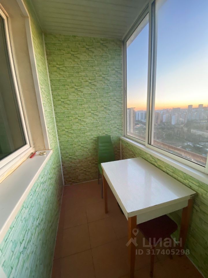 Продается 2-комнатная квартира, площадью 60.00 кв.м. Москва, улица Никулинская, дом 12к1