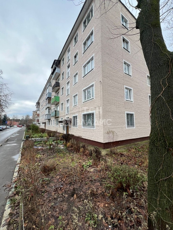 Продается 2-комнатная квартира, площадью 44.00 кв.м. Московская область, Лосино-Петровский городской округ, поселок Свердловский, улица Набережная, дом 4а