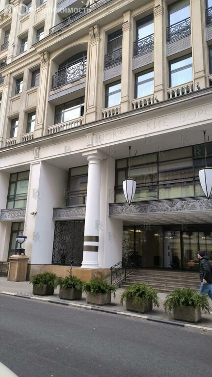 Продается 3-комнатная квартира, площадью 143.00 кв.м. Москва, переулок Казарменный, дом 3