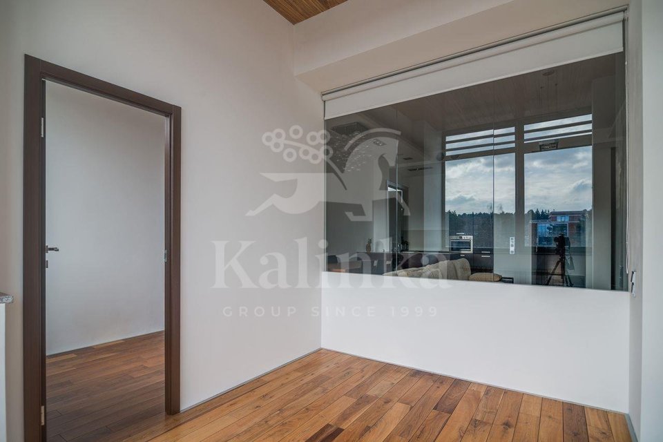 Продается 3-комнатная квартира, площадью 125.00 кв.м. Московская область, Одинцовский район, деревня Жуковка, дом 58