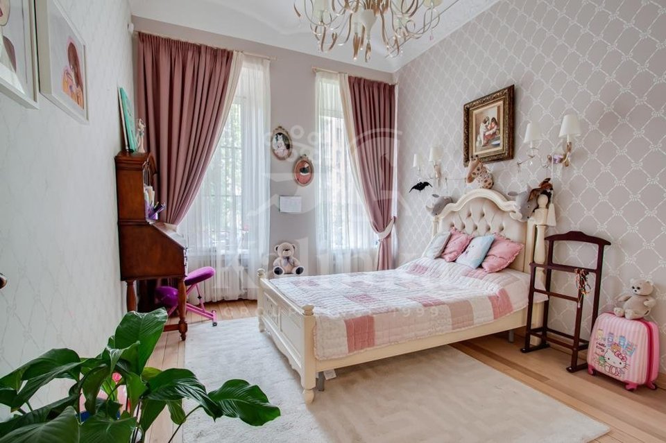 Продается 4-комнатная квартира, площадью 117.00 кв.м. Москва, Комсомольский проспект
