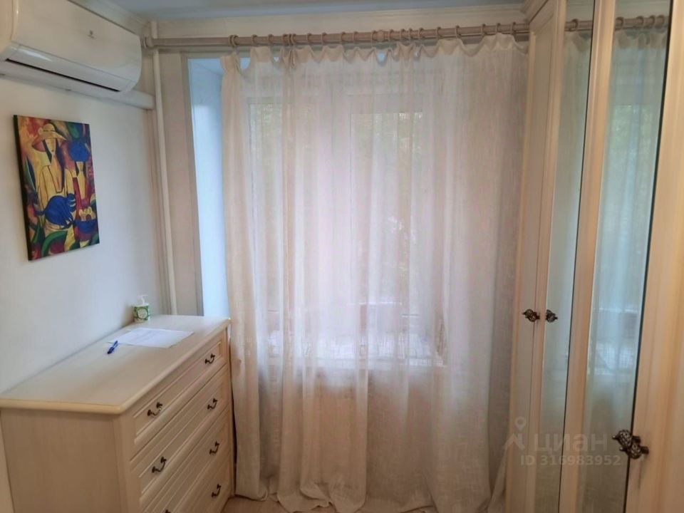 Продается 2-комнатная квартира, площадью 43.00 кв.м. Москва, Аминьевское шоссе, дом 12