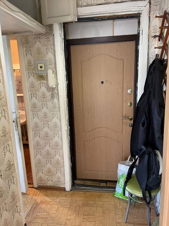 Продается 2-комнатная квартира, площадью 38.00 кв.м. Москва, Варшавское шоссе, дом 74к1