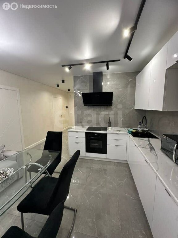 Продается 2-комнатная квартира, площадью 60.00 кв.м. Москва, улица Загорьевская, дом 17