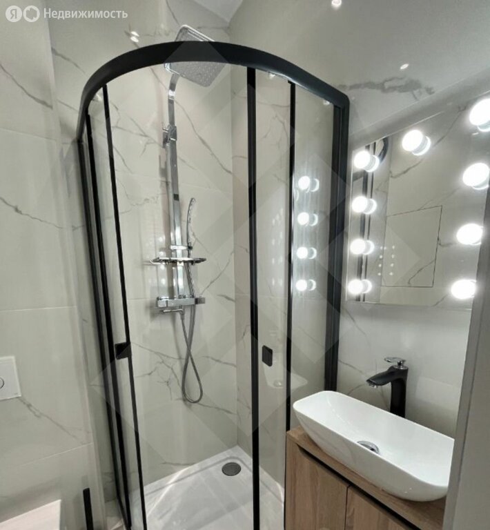 Продается 1-комнатная квартира, площадью 38.00 кв.м. Москва, улица Нежинская, дом 3А