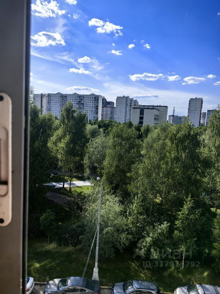 Продается 2-комнатная квартира, площадью 59.80 кв.м. Москва, улица Никулинская, дом 12к2