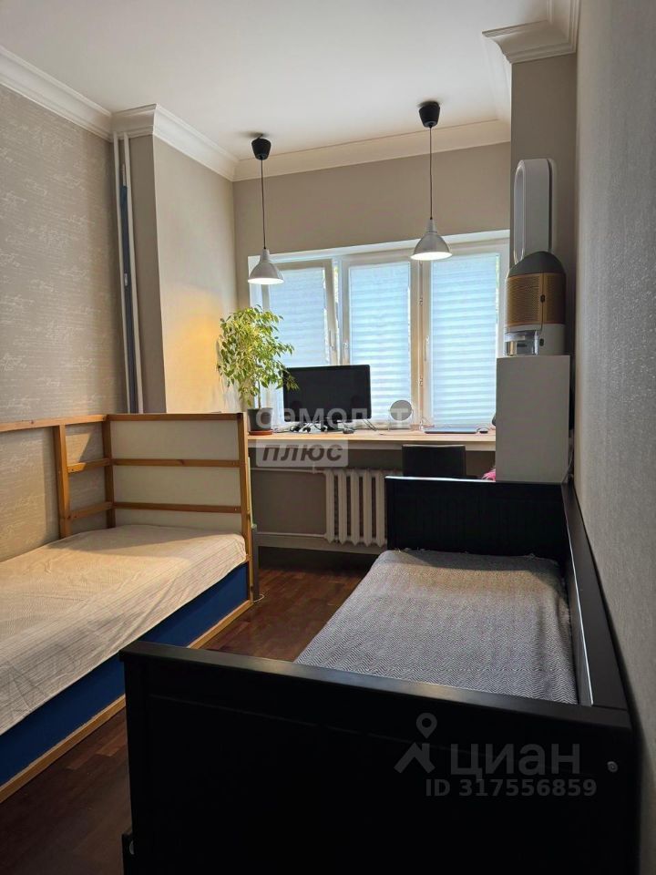 Продается 3-комнатная квартира, площадью 63.00 кв.м. Москва, улица Маршала Василевского, дом 13к1