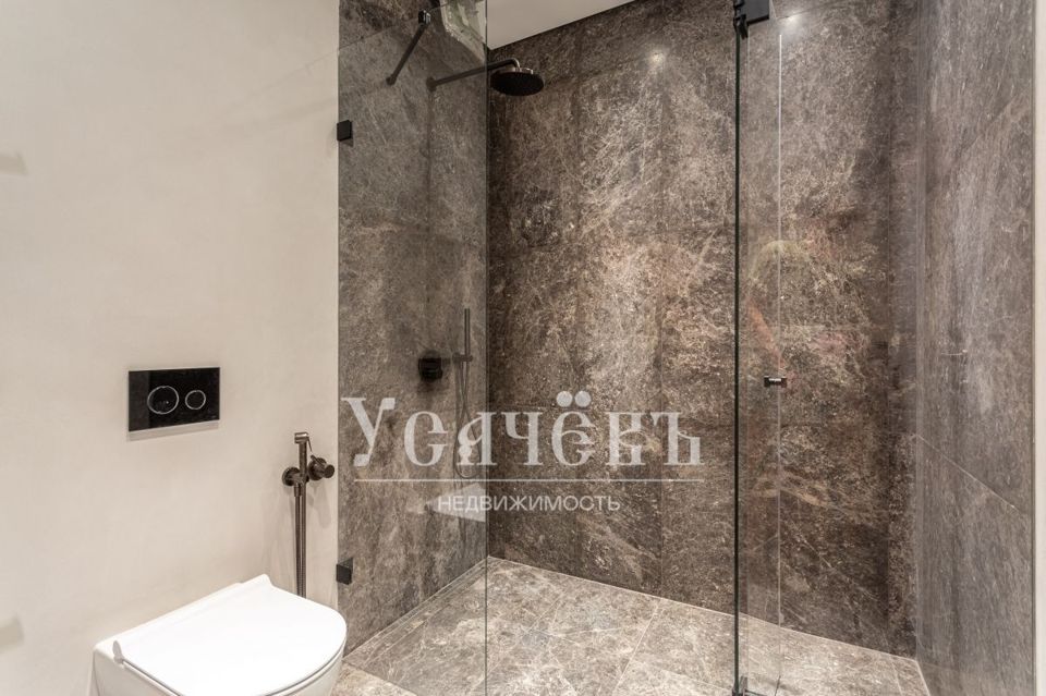 Продается 4-комнатная квартира, площадью 150.00 кв.м. Москва, улица Братьев Фонченко