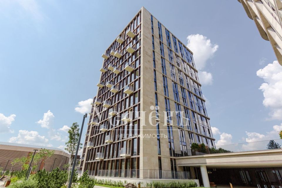 Продается 7-комнатная квартира, площадью 266.00 кв.м. Москва, улица Братьев Фонченко