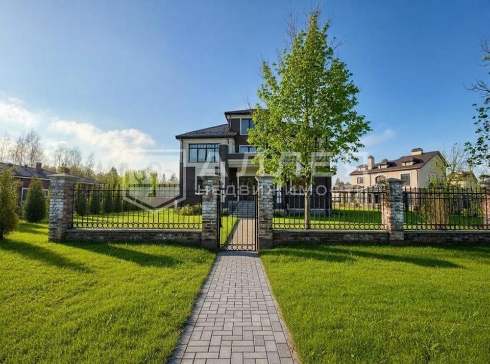 Продается дом, площадью 700.00 кв.м. Московская область, Красногорск городской округ, деревня Бузланово