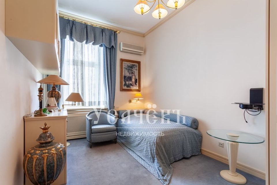 Продается 4-комнатная квартира, площадью 170.00 кв.м. Москва, улица Большая Ордынка, дом 67