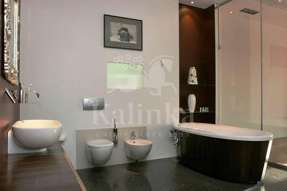 Продается 3-комнатная квартира, площадью 125.00 кв.м. Московская область, Одинцовский район, деревня Жуковка, дом 58