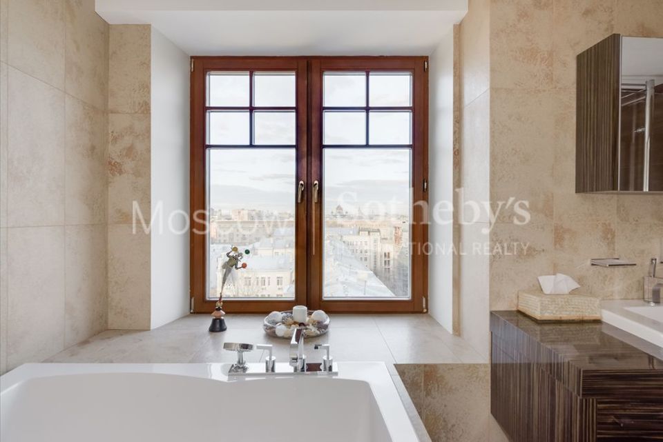 Продается 6-комнатная квартира, площадью 363.00 кв.м. Москва, переулок Неопалимовский 1-й, дом 8