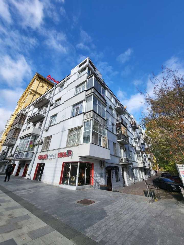 Продается 2-комнатная квартира, площадью 52.00 кв.м. Москва, улица Садовая-Самотечная, дом 11