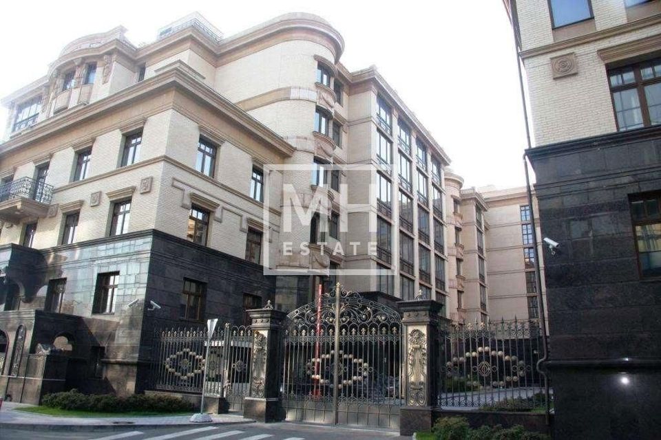 Продается 4-комнатная квартира, площадью 246.00 кв.м. Москва, переулок Хилков, дом 1