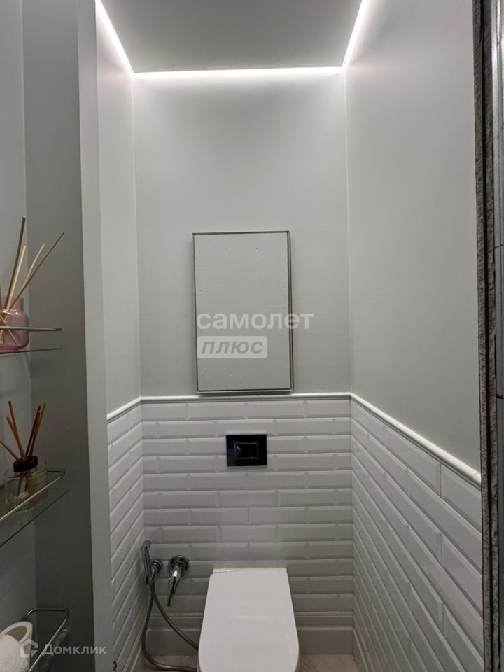 Продается 3-комнатная квартира, площадью 63.00 кв.м. Москва, улица Маршала Василевского, дом 13к1