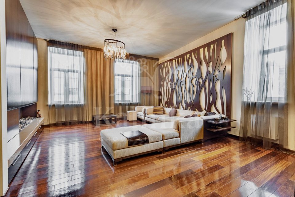 Продается 3-комнатная квартира, площадью 131.40 кв.м. Москва, Никитский бульвар, дом 12