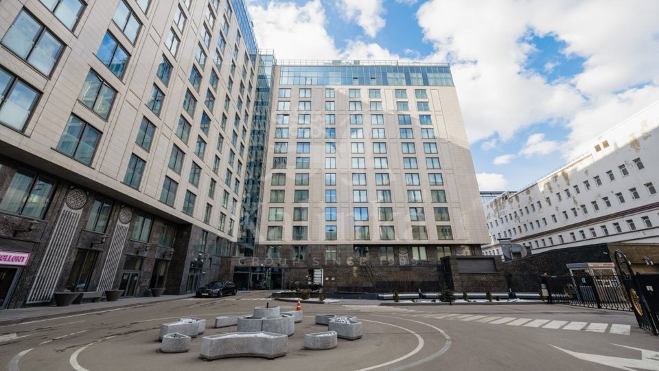 Продается 2-комнатная квартира, площадью 74.00 кв.м. Москва, улица Большая Садовая