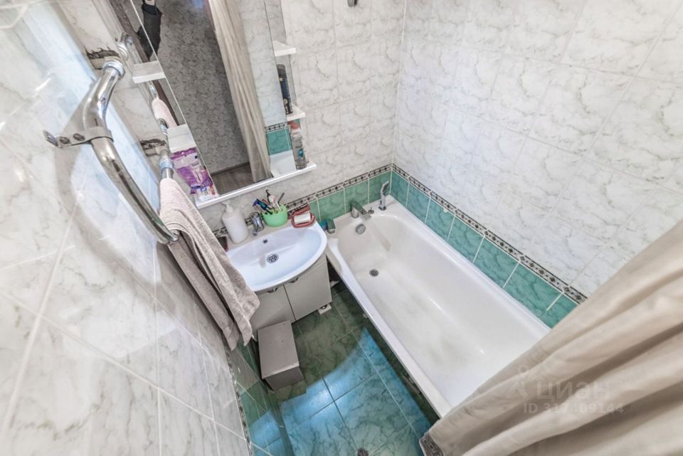 Продается 3-комнатная квартира, площадью 50.40 кв.м. Москва, улица Бориса Жигуленкова, дом 10