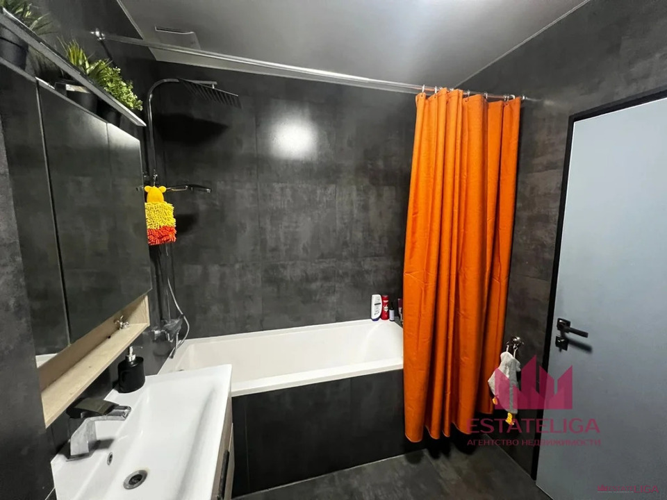 Продается 2-комнатная квартира, площадью 77.00 кв.м. Москва, улица Татьянин Парк, дом 14к4